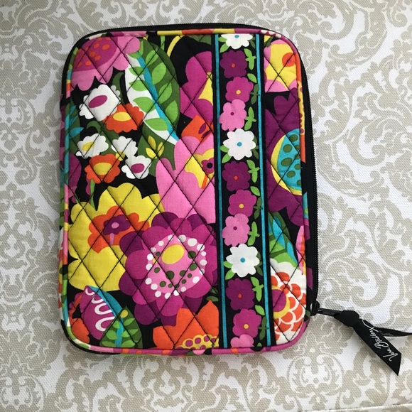 Vera Bradley Accessories - 🌺💐 Vera Bradley tablet case!